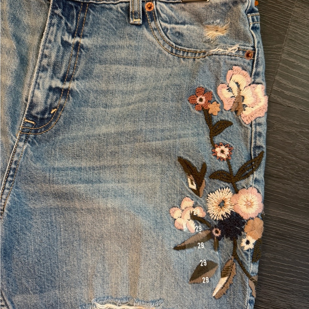Abercrombie & Fitch Floral Embroidered Blue Jeans - Picture 3 of 6